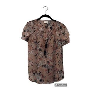 Knox‎ Rose Floral sheer like blouse